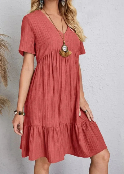 Elva™ | Elegant Klänning som Smickrar Midjan